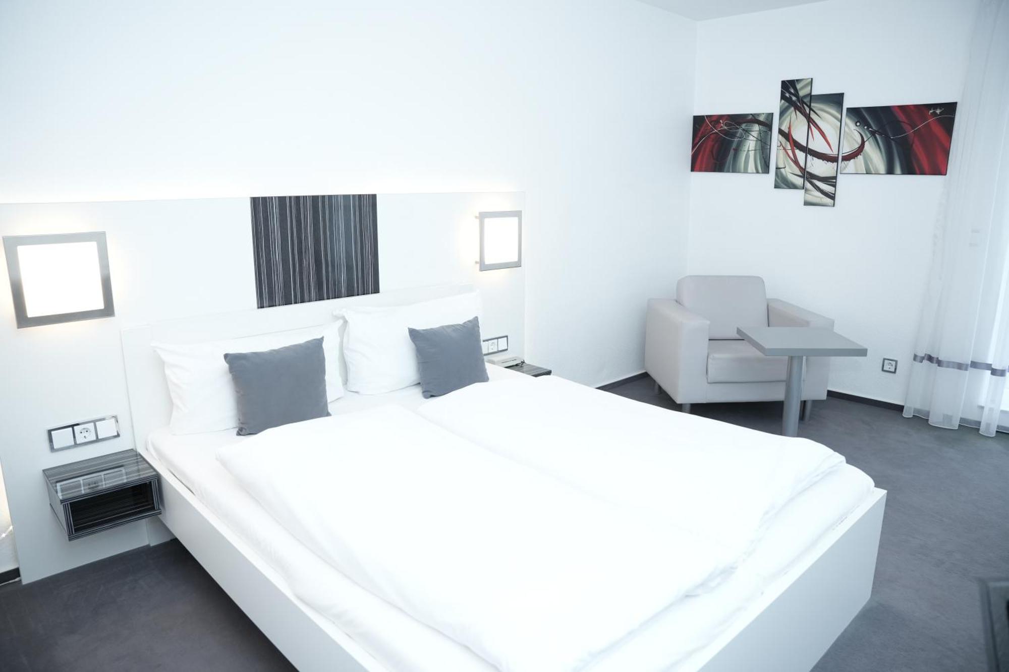 Weber Hotel มานไฮม์ ภายนอก รูปภาพ
